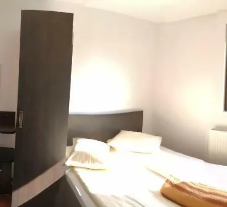 Guest house Ada 1 Vartop